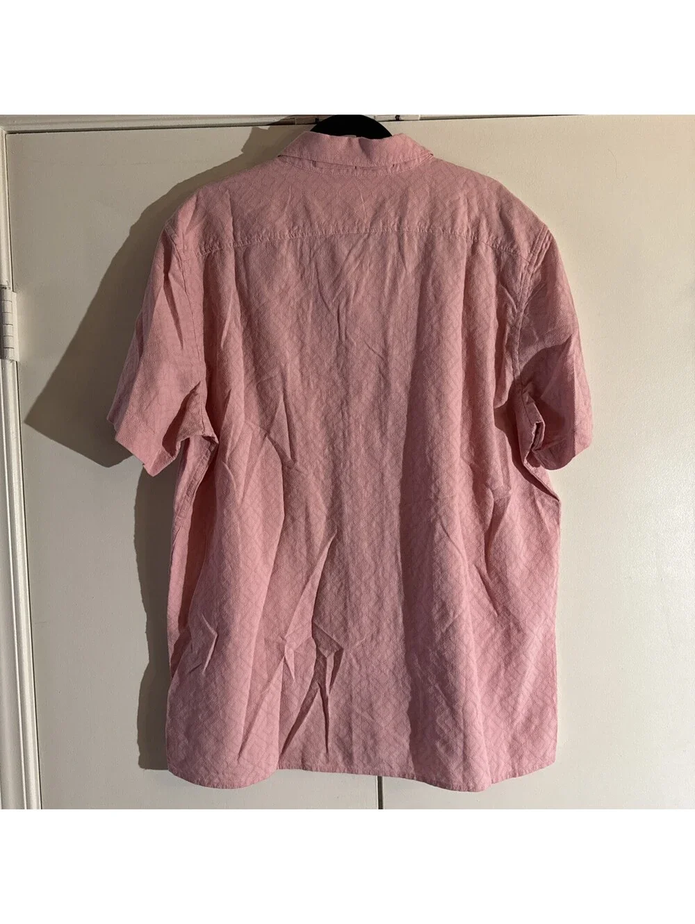 Banana Republic Men’s Large Textured Resort Shirt Pink Salmon Short Sleeve NWT